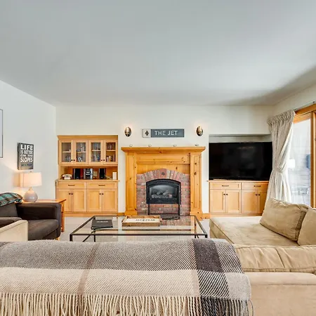 Ski-In Resort Family Condo With Deck At Jay Peak!